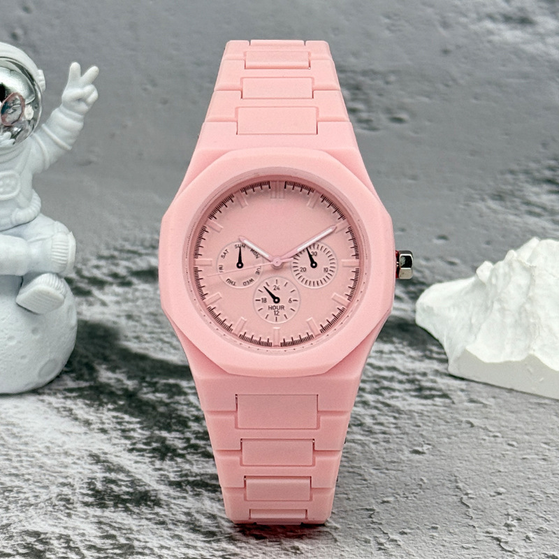 Famous Brand Fake Three-Eyed D - đánh giá và giá Luxury Watch Magazine